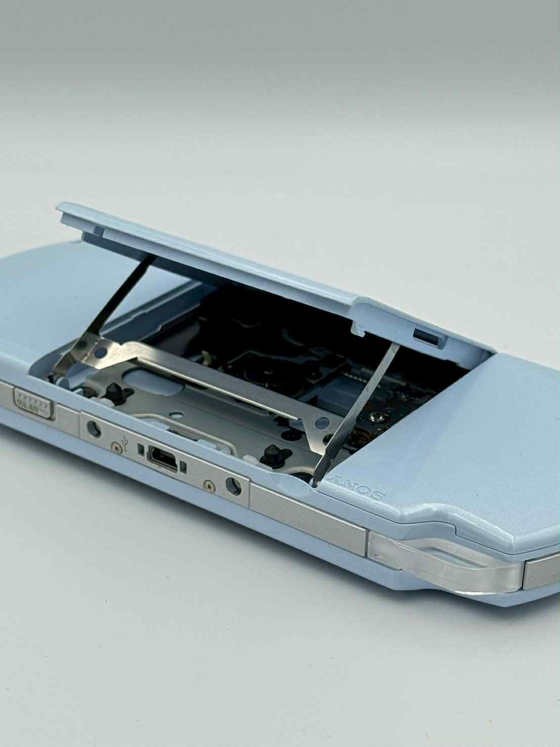 SONY PSP 2000 – ライトブルー