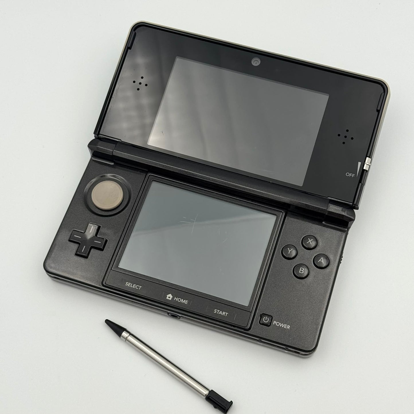ニンテンドー3DS – グロスブラック - Bグレード