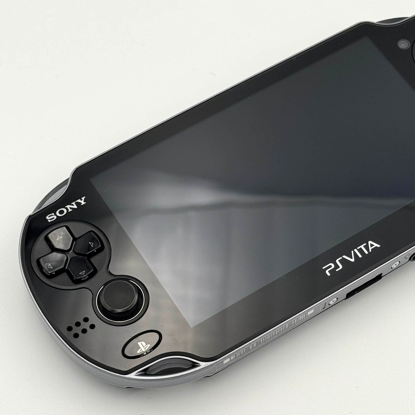 PS Vita 1000 – Toukiden Onigara Limited Edition