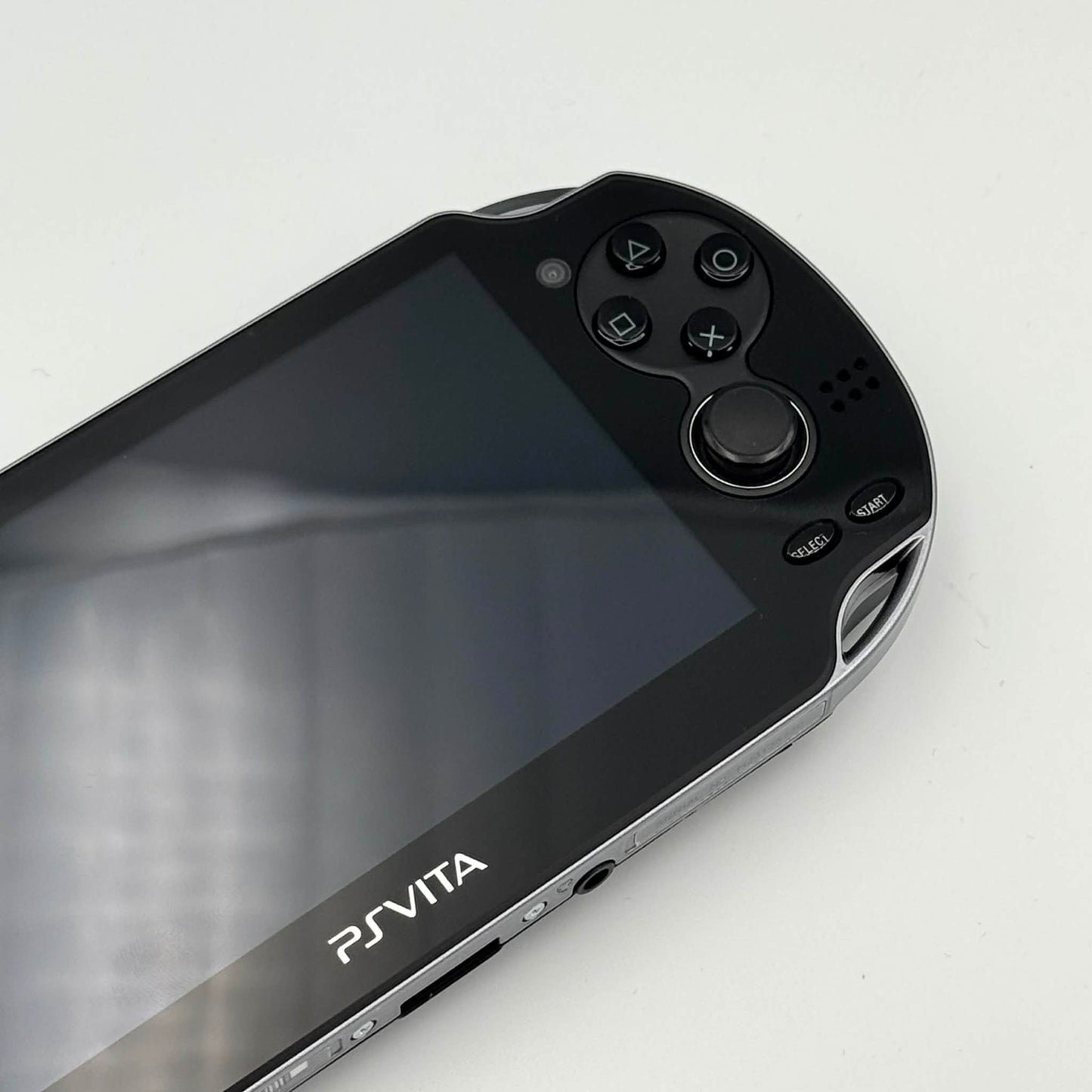 PS Vita 1000 – Toukiden Onigara Limited Edition