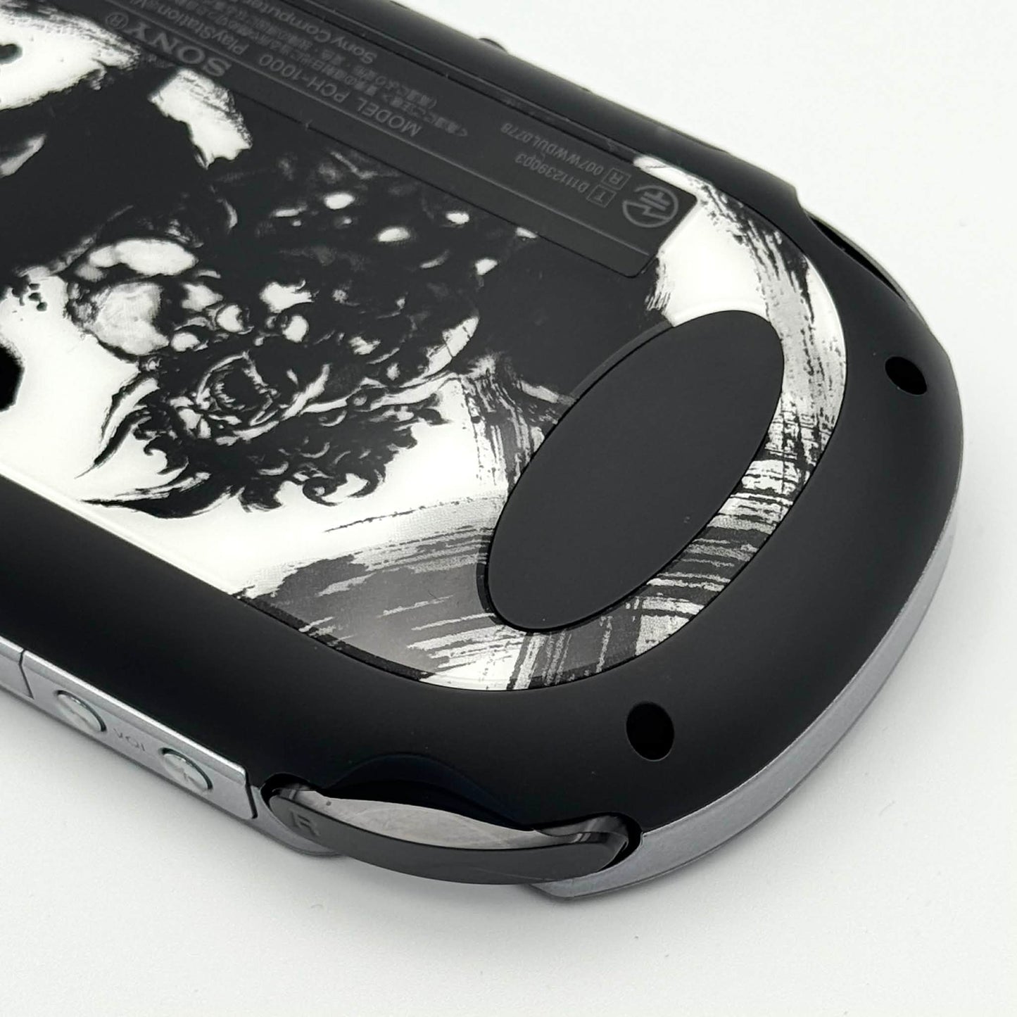 PS Vita 1000 – Toukiden Onigara Limited Edition