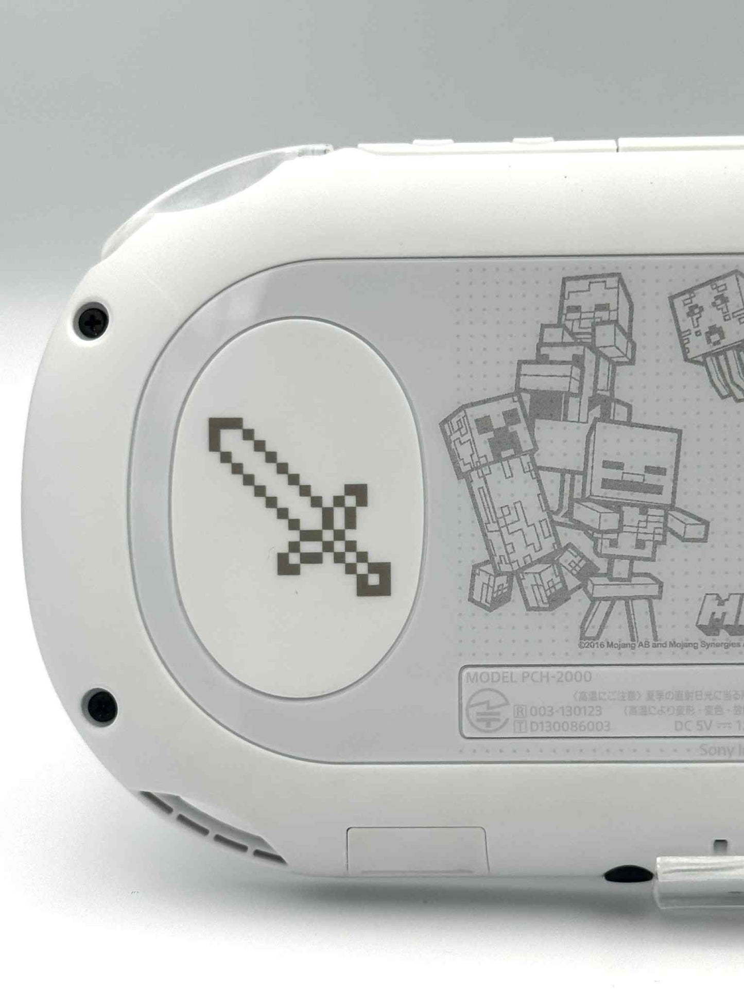 PS Vita 2000  –  Minecraft Edition🇯🇵