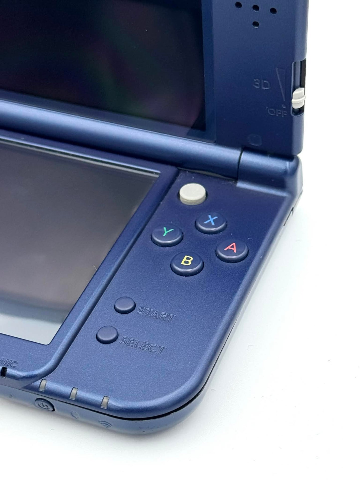 New Nintendo 3DS LL – メタリックブルー（コンプリートボックス） 