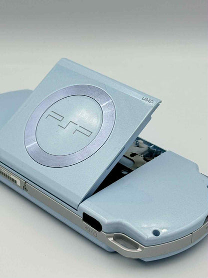 SONY PSP 2000 – ライトブルー
