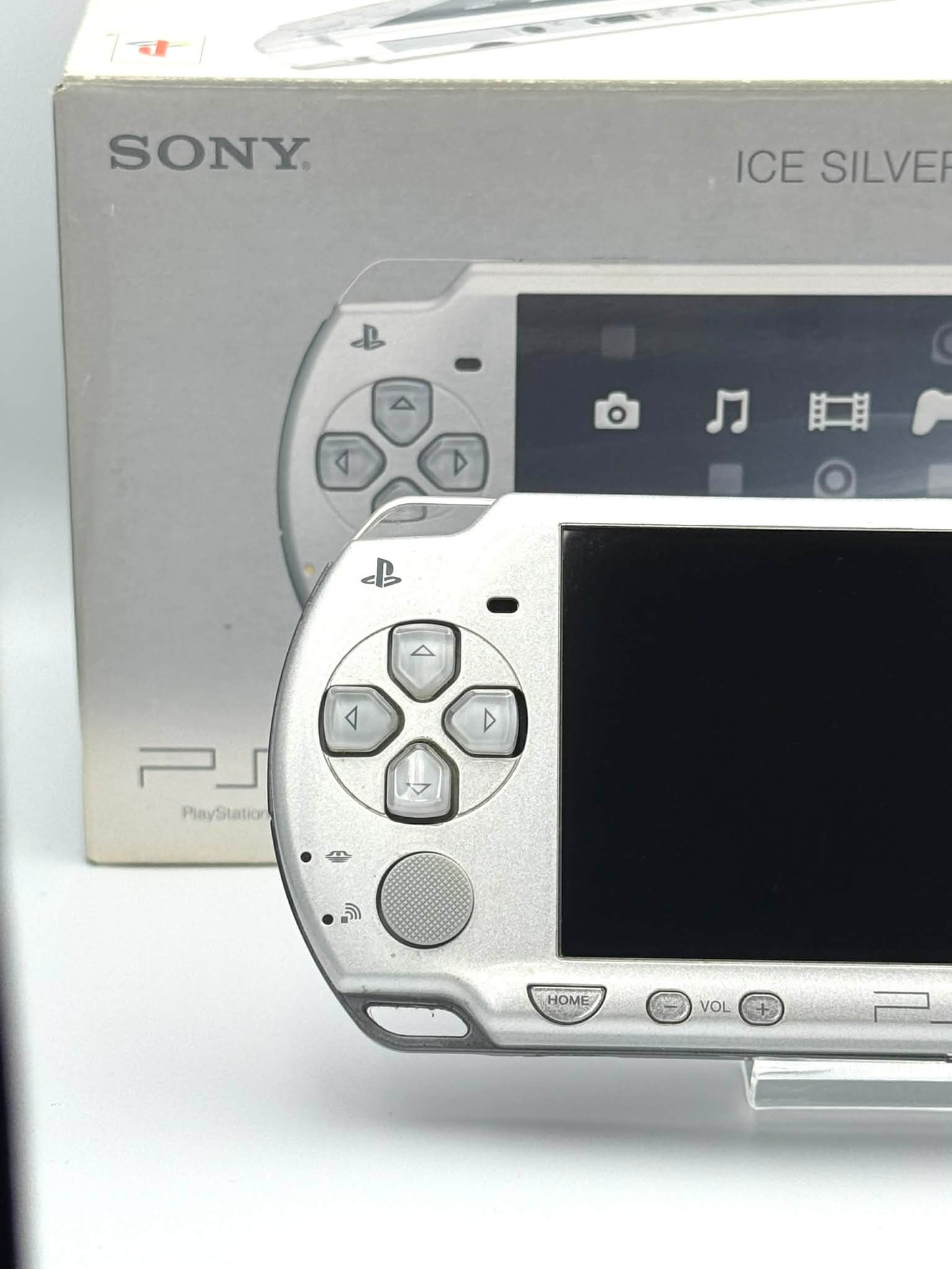 Sony PSP 2000 – Ice Silver (Boxed)