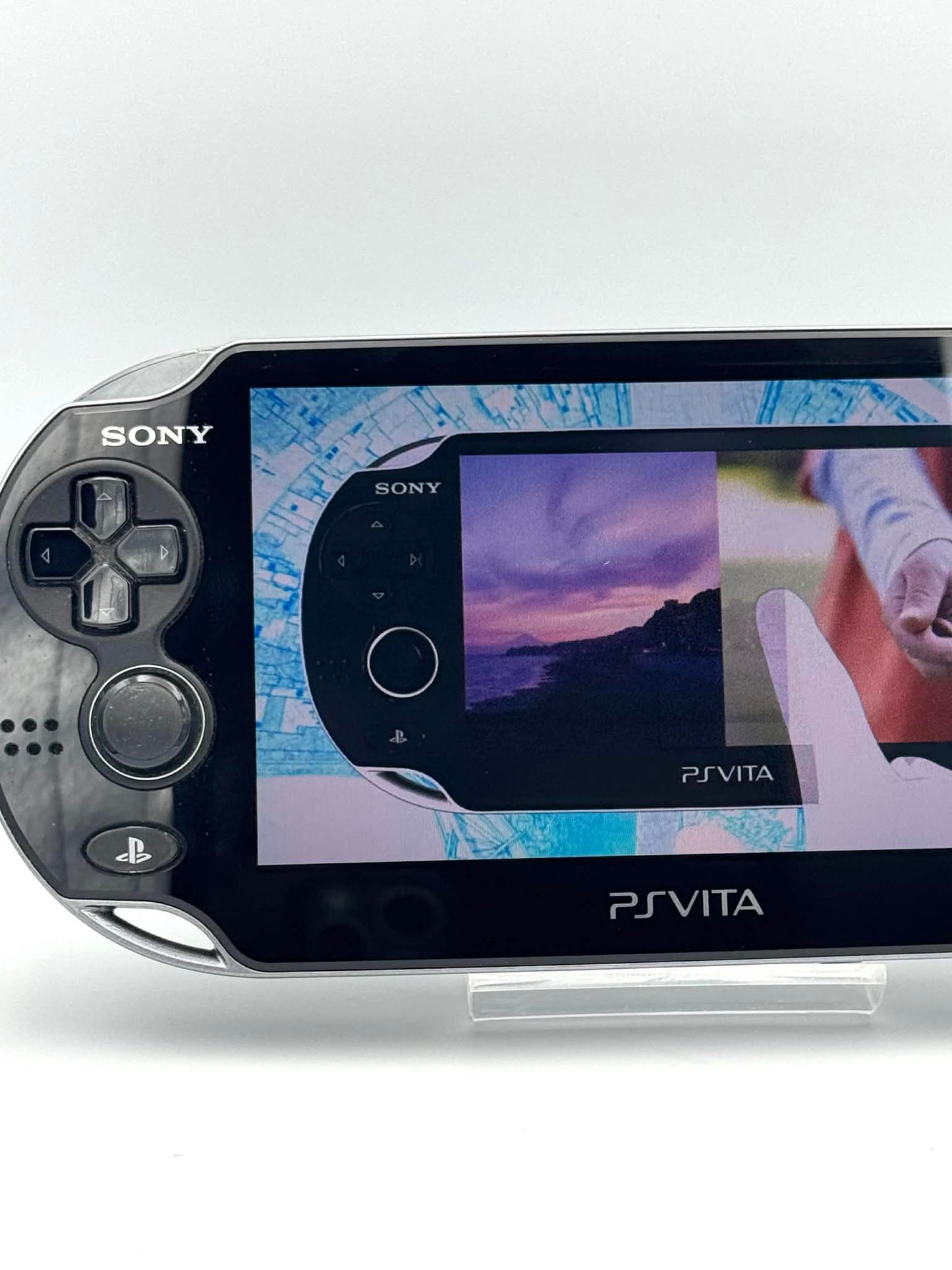 ソニー PS Vita 1100 – ブラック (3G + WiFi モデル)