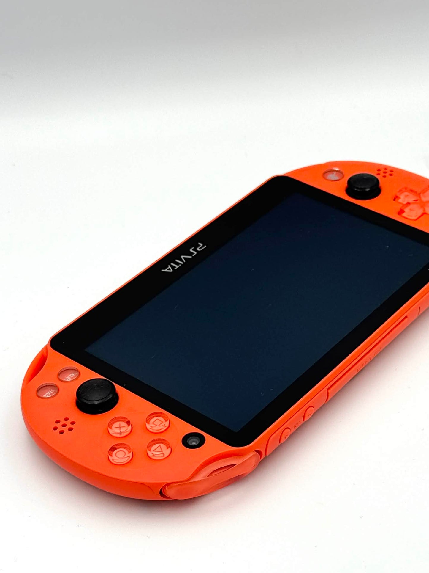 ソニー PS Vita 2000 – ネオンオレンジ