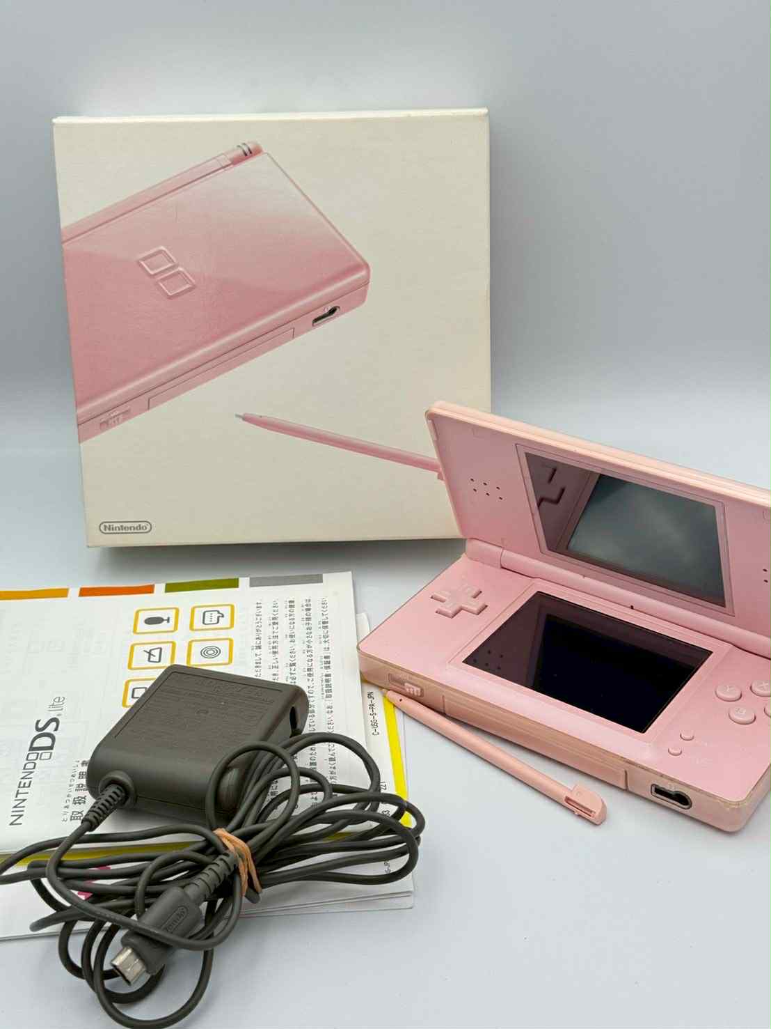 ニンテンドーDS Lite – ピンク