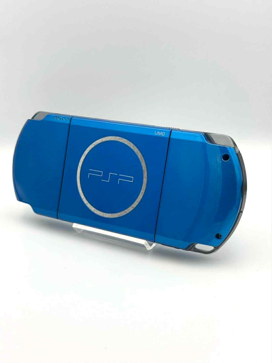 PSP-3000 – 鮮やかなブルー