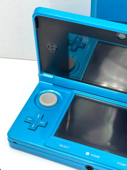 Nintendo 3DS – Light Blue (Complete in Box)