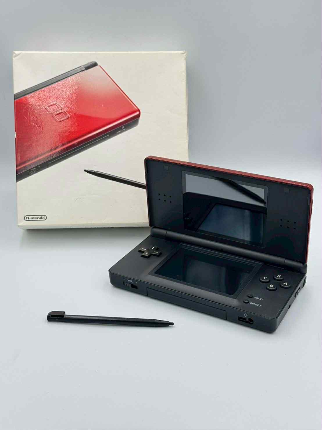 Nintendo DS Lite – Red / Black