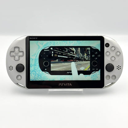 PS Vita 2000 – シルバー