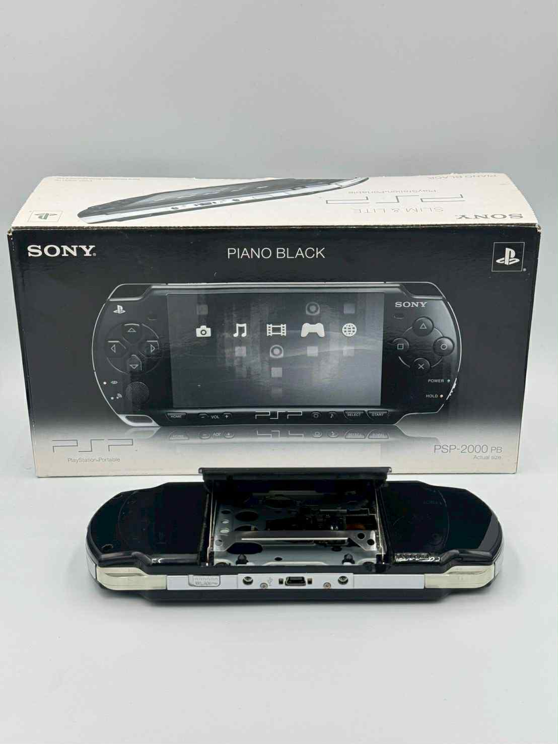 Sony PSP-2000 – Piano Black (With Original Box)