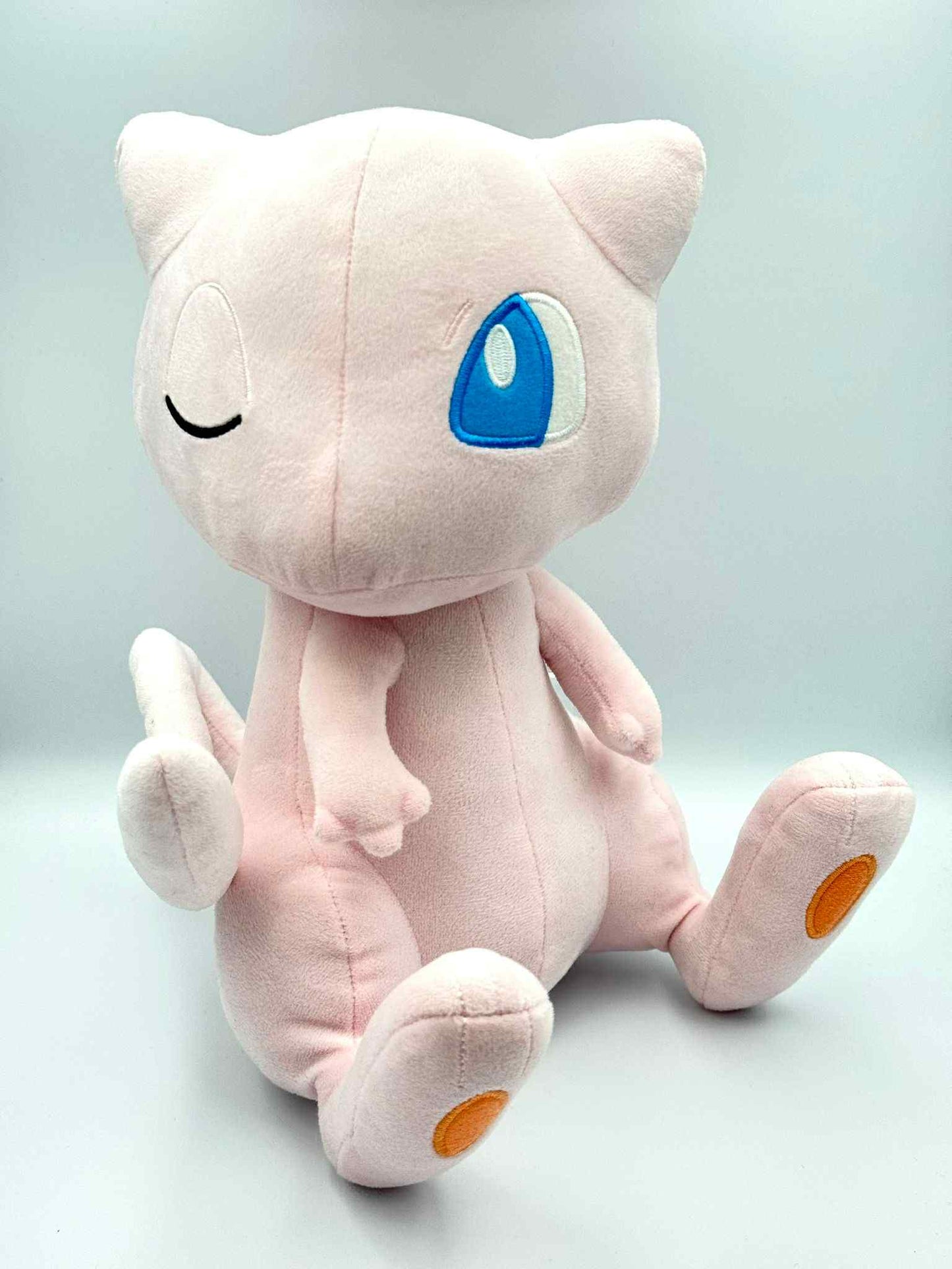 ミュウぬいぐるみ – ポケモン 🇯🇵 