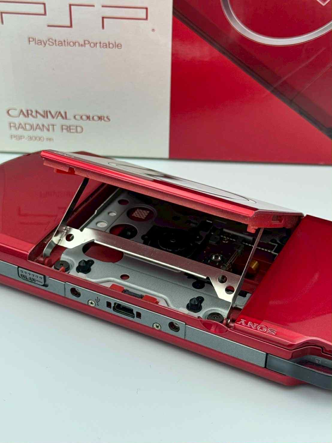 PSP 3000 カーニバルカラーズ – ラディアントレッド 🇯🇵 