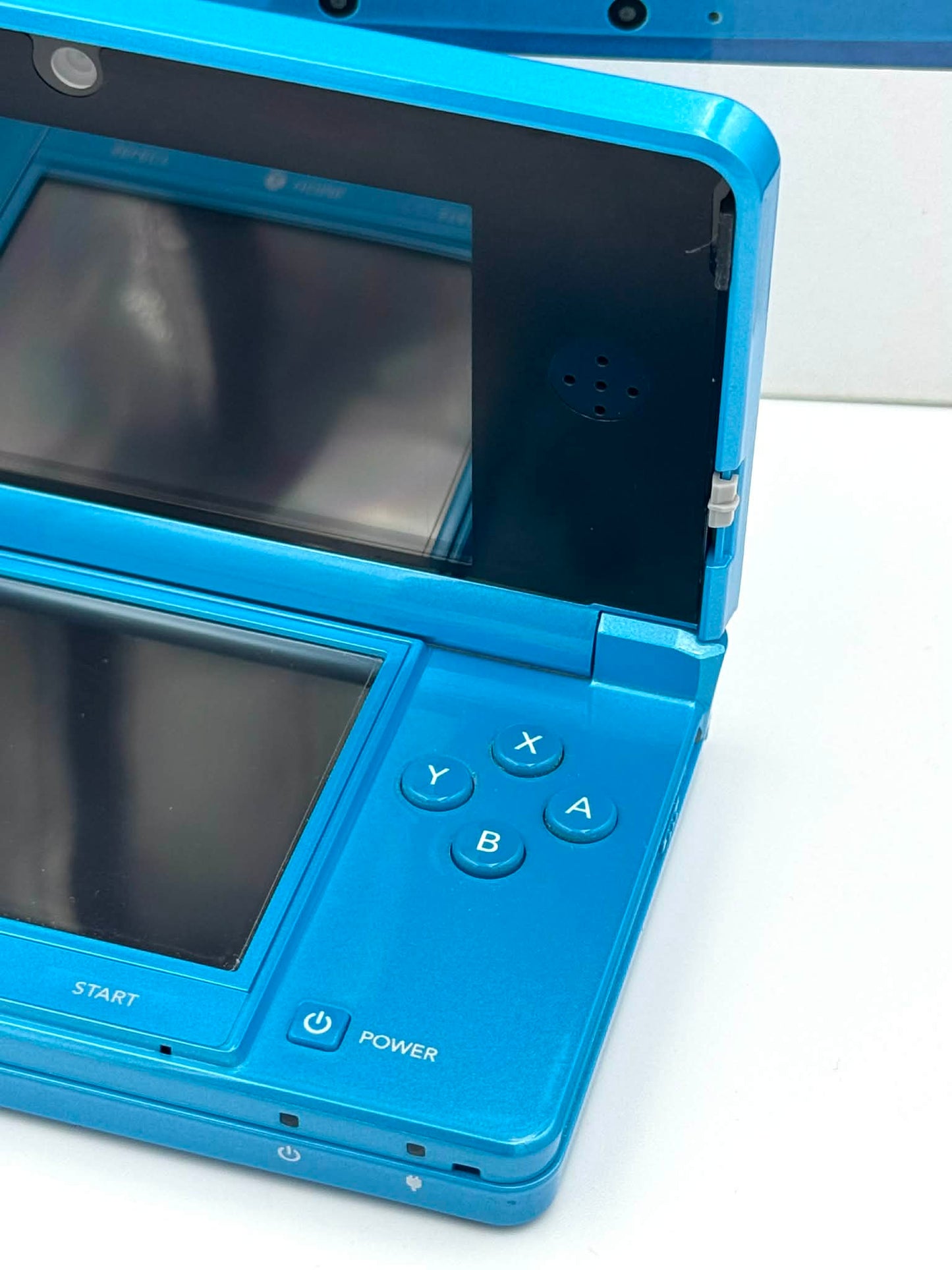 Nintendo 3DS – Light Blue (Complete in Box)