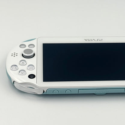 PS Vita 2000 – アクア・ブルー／ホワイト 🇯🇵
