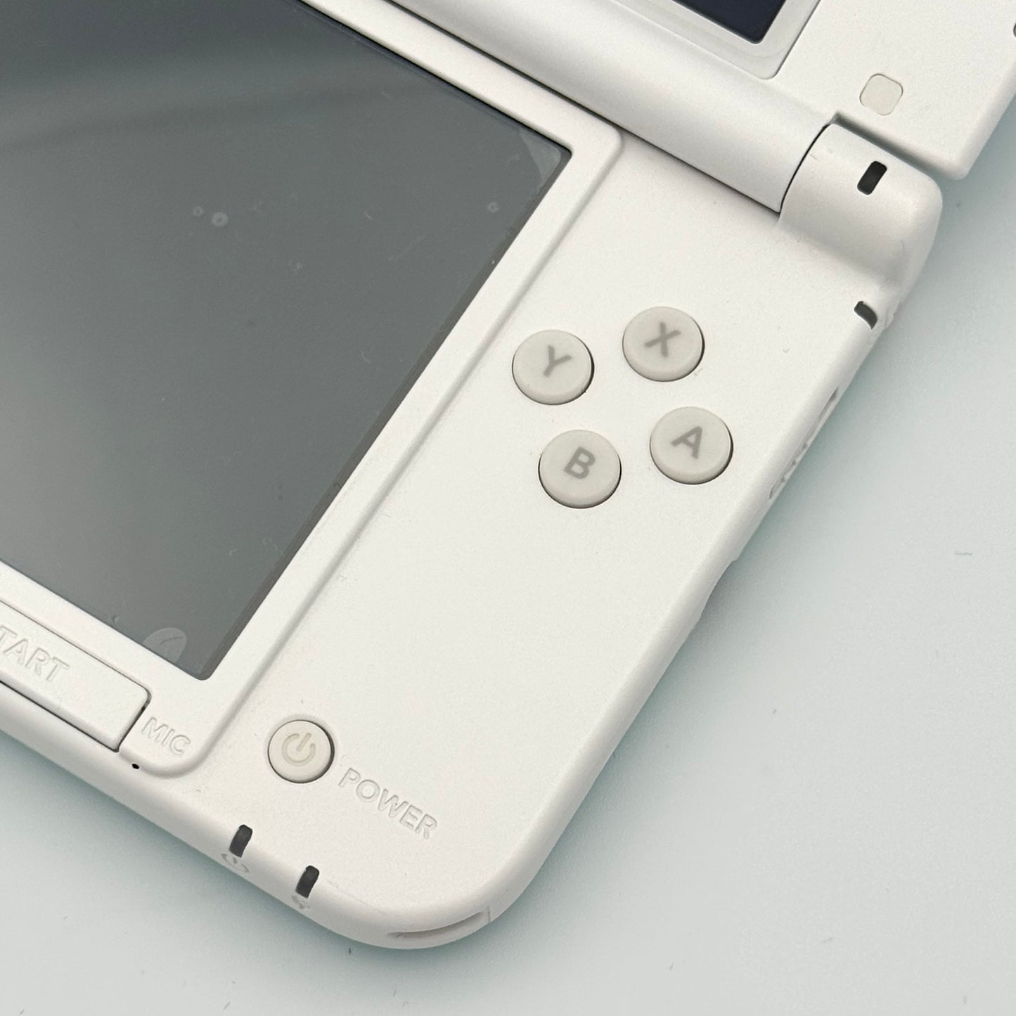 ニンテンドー3DS LL – ホワイト×ミントグリーン