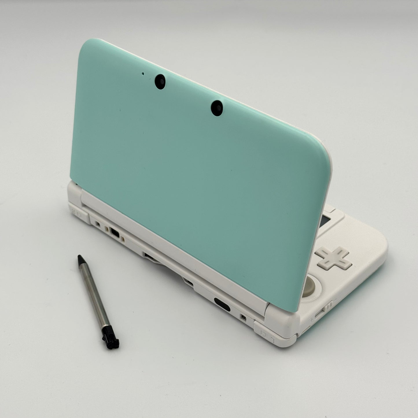 ニンテンドー3DS LL – ホワイト×ミントグリーン