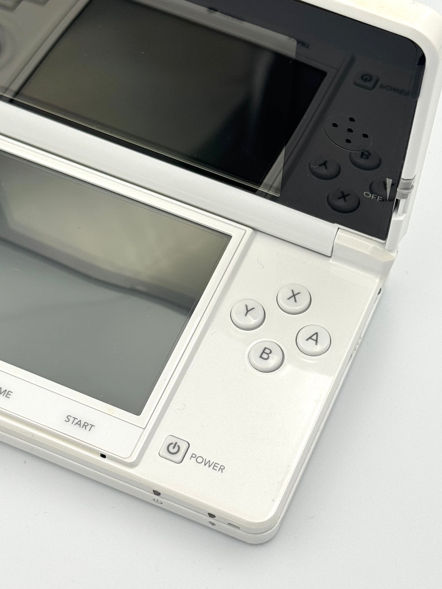 Nintendo 3DS White – Complete in Box