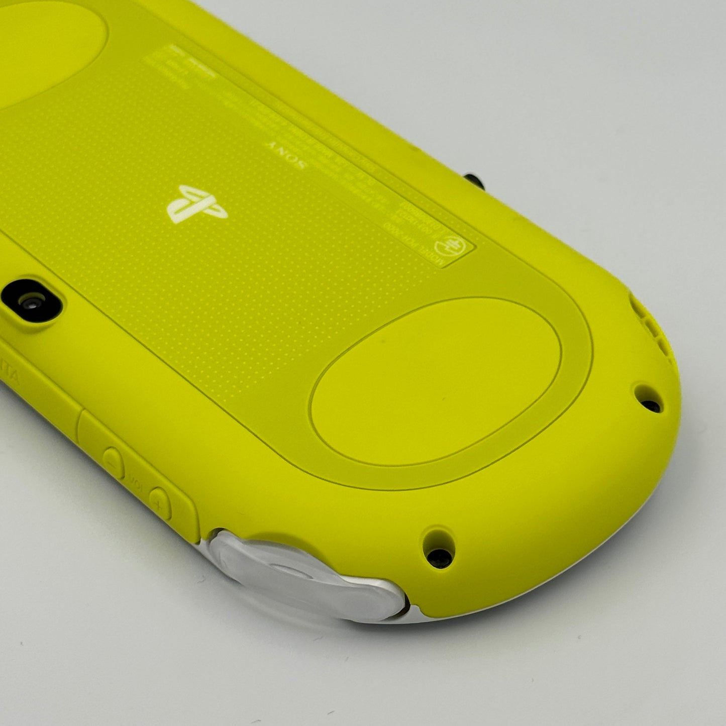 PS Vita 2000 – Yellow / White