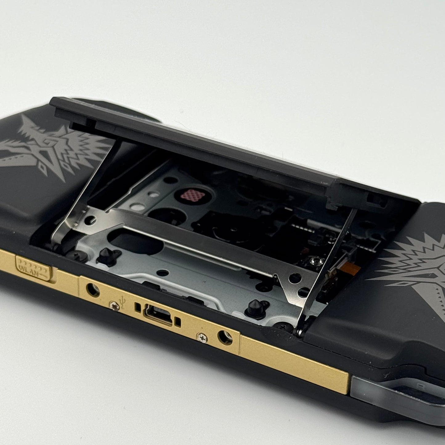 PSP 3000 – Édition limitée Monster Hunter