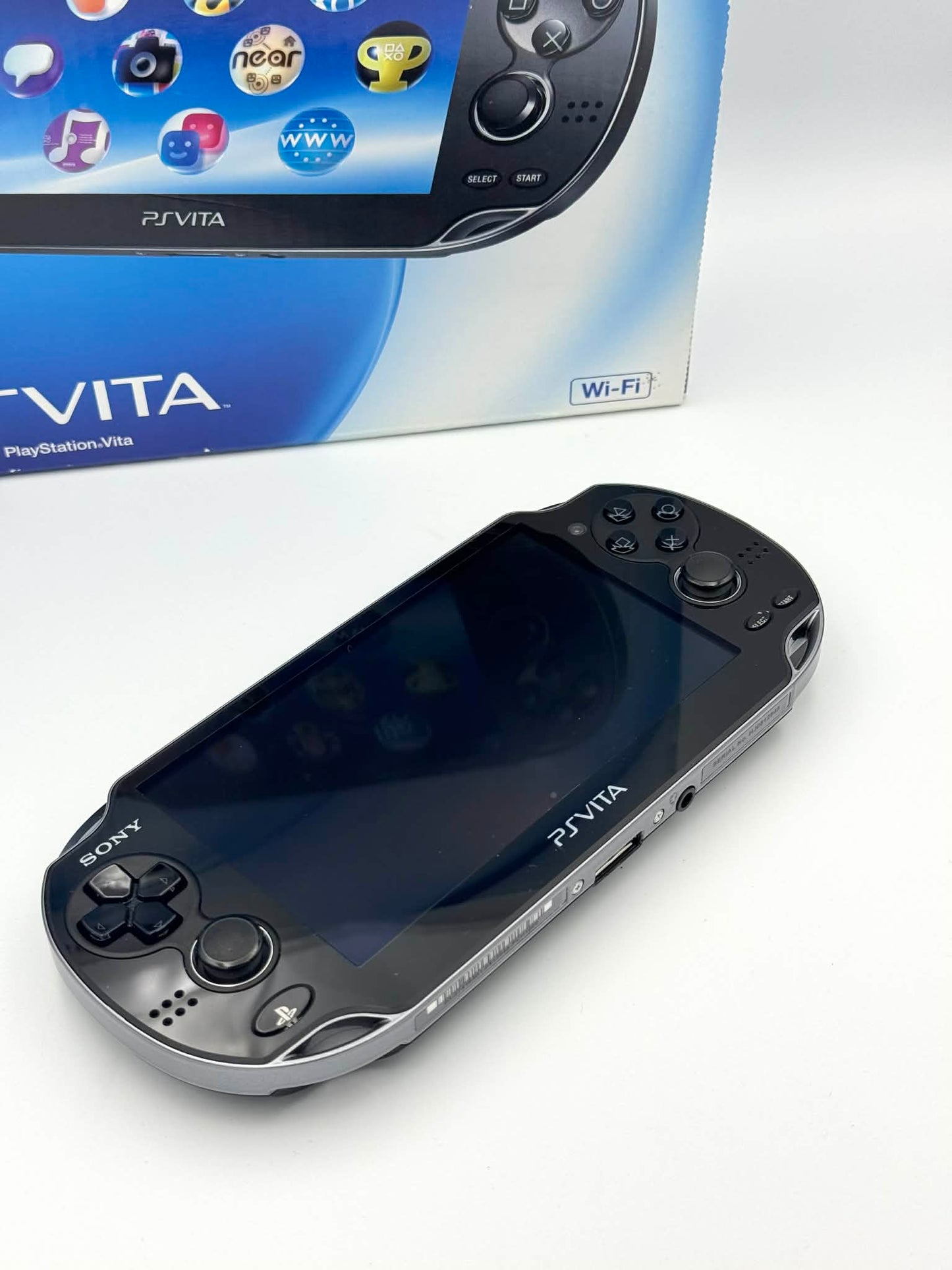 ソニー PS Vita 1000 – ブラック（コンプリートボックス） 