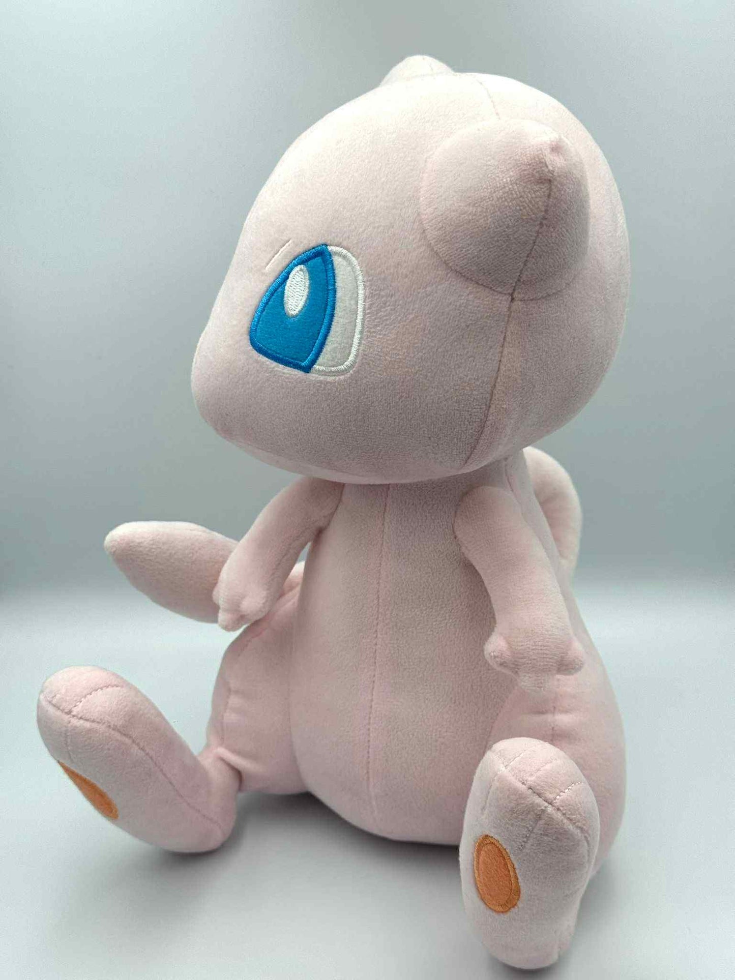 ミュウぬいぐるみ – ポケモン 🇯🇵 