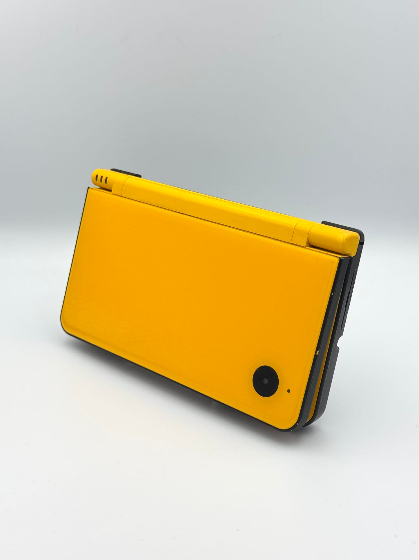 Nintendo DSi LL – Yellow Edition