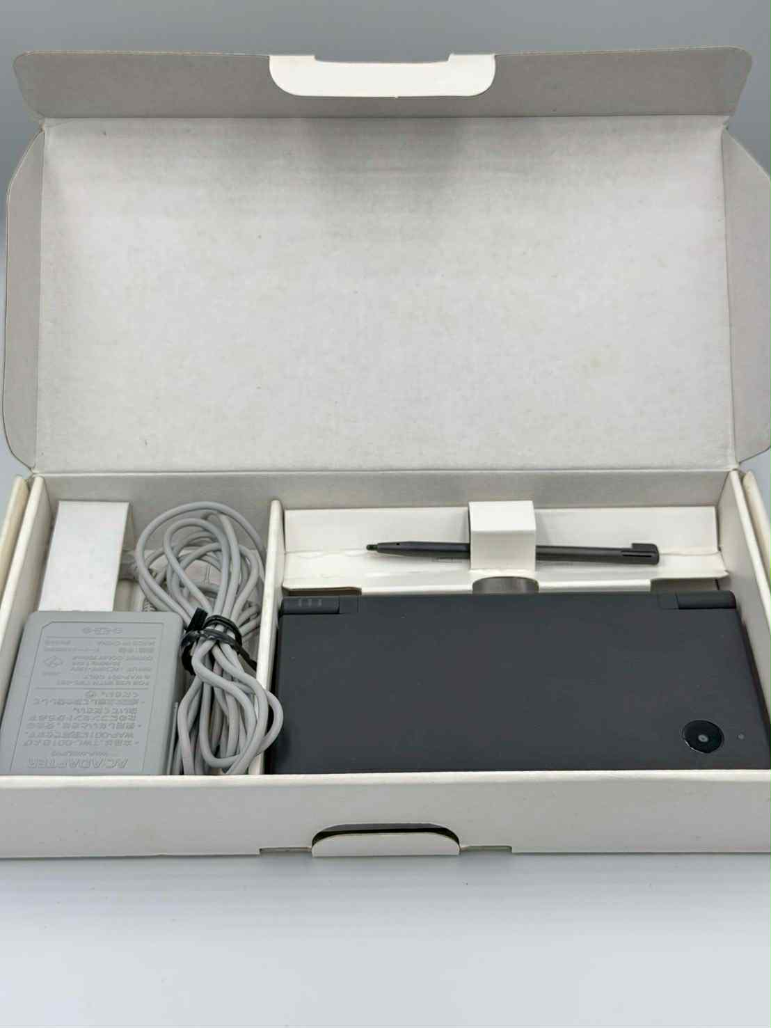 Nintendo DSi – Noire 