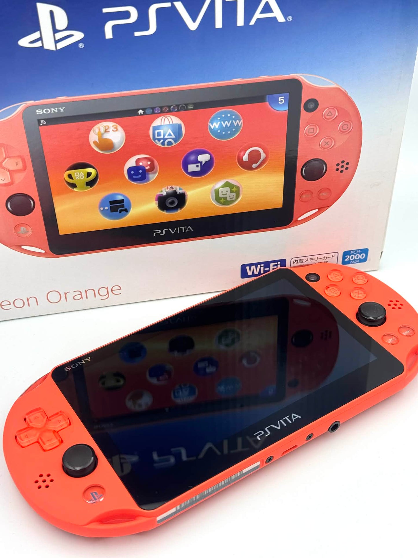 PS Vita 2000 – ネオンオレンジ（箱入りコンプリート） 