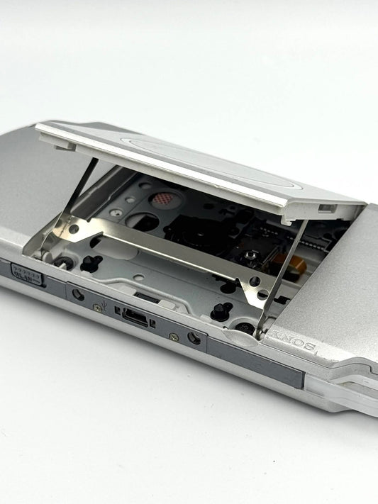 ソニー PSP 3000 – シルバー