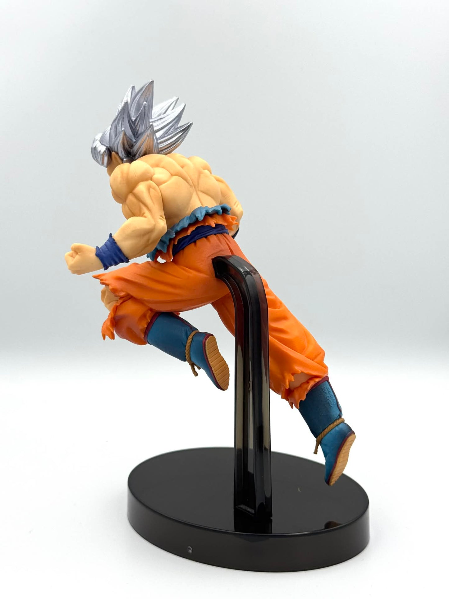 孫悟空 – 超本能（銀髪） 