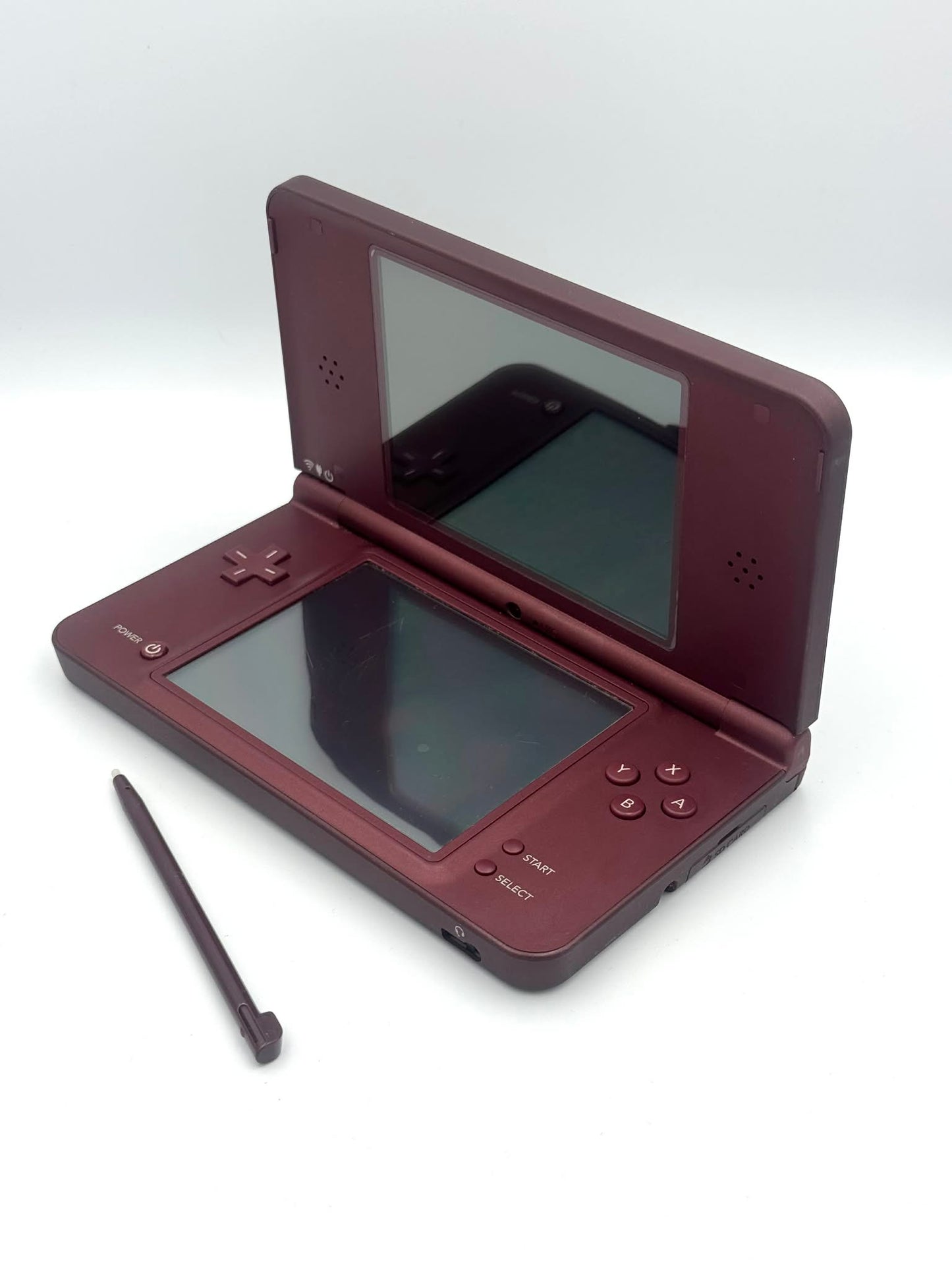 Nintendo DSi LL – Burgundy