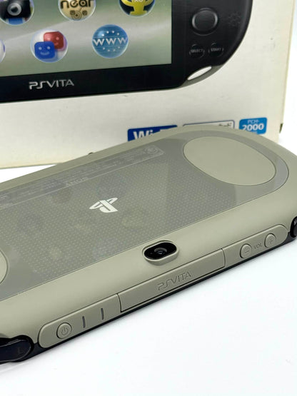 PS Vita 2000 – Kaki / Noir 